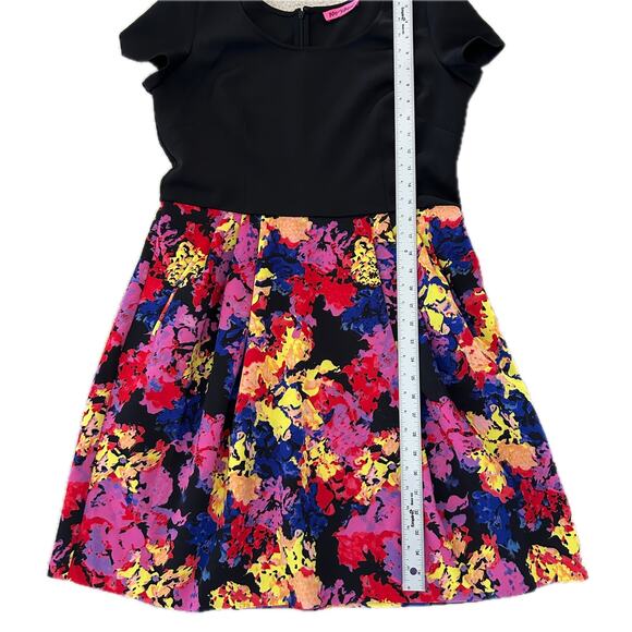 Betsey Johnson Women's Floral Dress Sz. XL Shift Pleated with Pockets Colorful - Picture 9 of 11